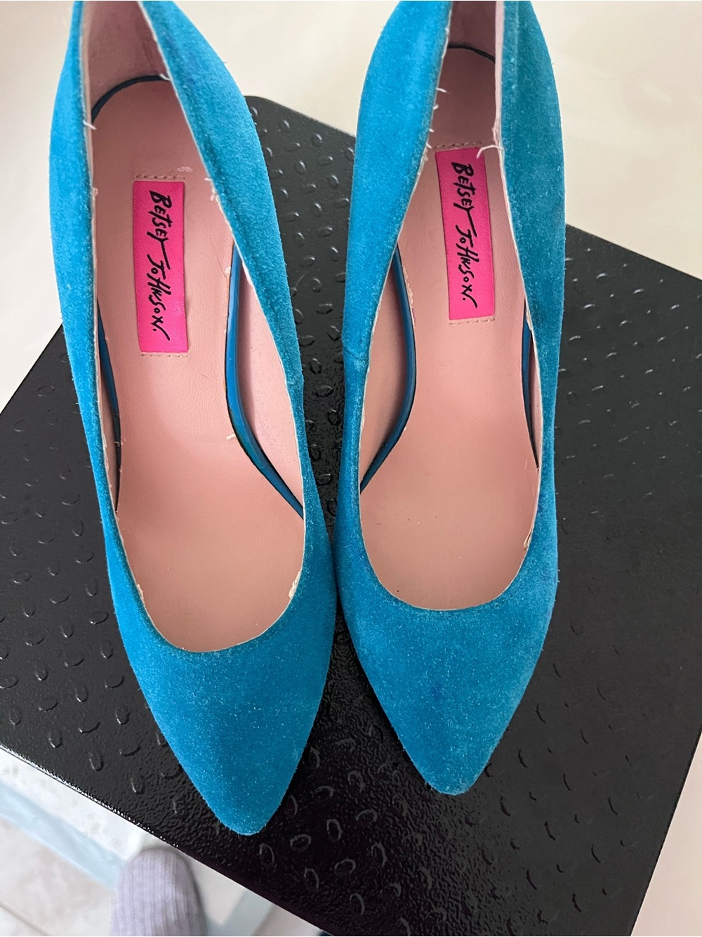 Betsey Johnson Teal Suede Pointed-Toe Pumps Sz 7.5